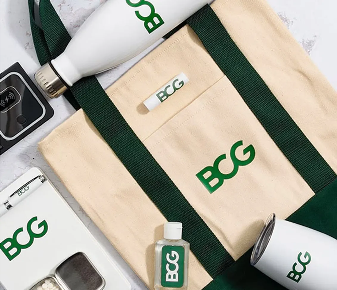 Customized promotional materials like t-shirts and corporate gifts by DAC – a complete advertising company in Qatar